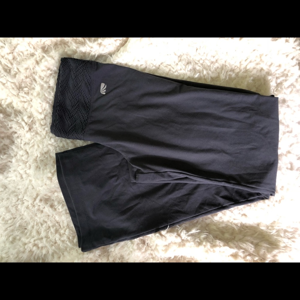NWOT Grey yoga pants